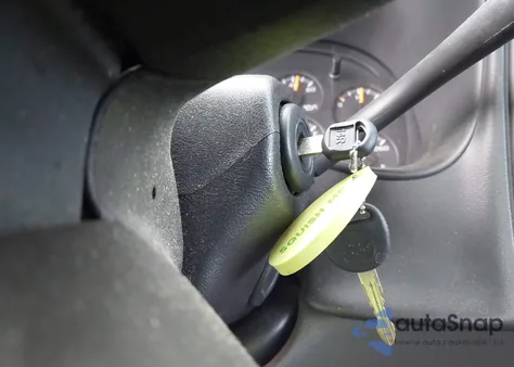 2004 Chevrolet Silverado 1500 Work Truck z USA, uszkodzony, nr VIN 1GCEC19X74Z346941